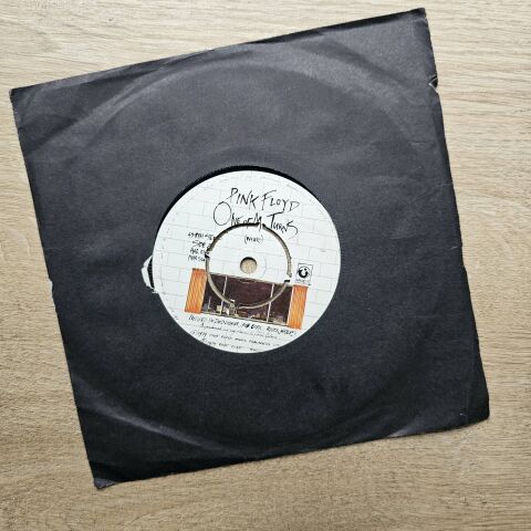 Pink Floyd – Another Brick In The Wall (Part II) 45LİK PLAK