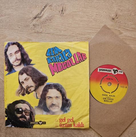 Cem Karaca & Moğollar – Gel Gel / Üzüm Kaldı 45LİK PLAK