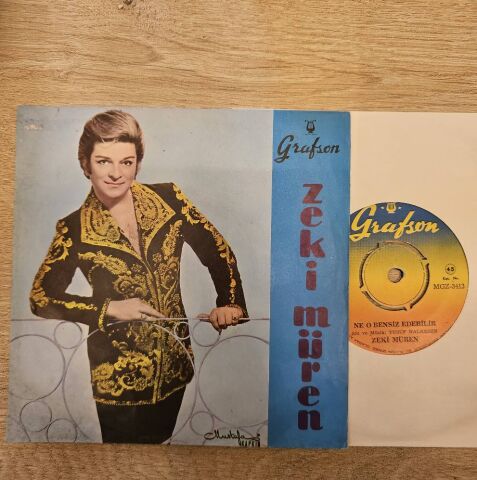 Zeki Müren – Ne O Bensiz Edebilir / Yaşamaya Bak 45LİK PLAK