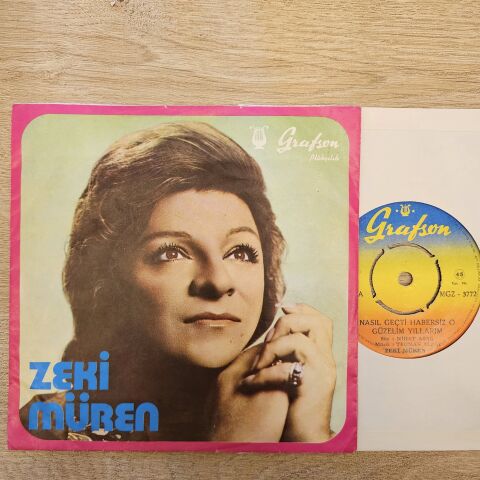 Zeki Müren – Nasıl Geçti Habersiz O Güzelim Yıllarım / Ben Gamlı Hazan Sense Bahar 45LİK PLAK...