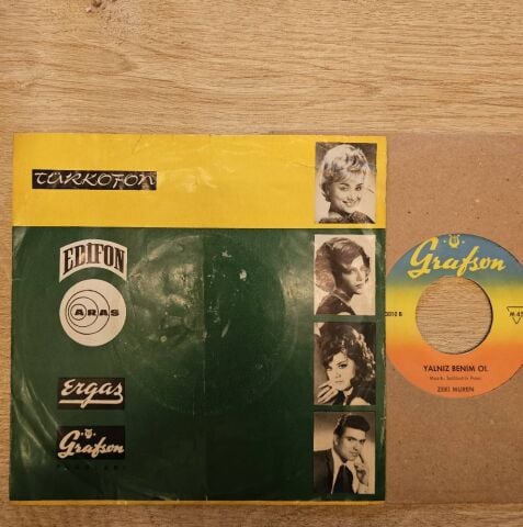 Zeki Müren – Beklerim Her Gece Pencerelerde / Yalnız Benim Ol 45LİK PLAK