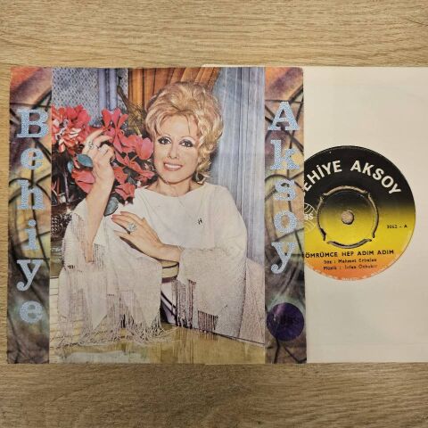 Behiye Aksoy – Ömrümce Hep Adım Adım / Hani Artık Gelecektin 45LİK PLAK