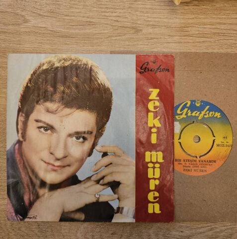 Zeki Müren – Unut Sevme Beni / Bir Ateşim Yanarım 45LİK PLAK