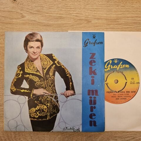 Zeki Müren – Çaldığım Kapılar Hemen Kapandı 45LİK PLAK