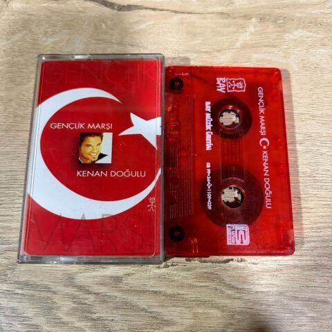 KENAN DOĞULU - GENÇLİK MARŞI KASET