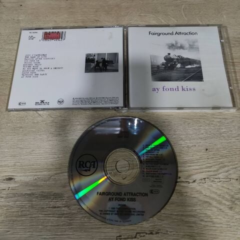 FAIRGROUND ATTRACTION - AY FOND KISS. CD