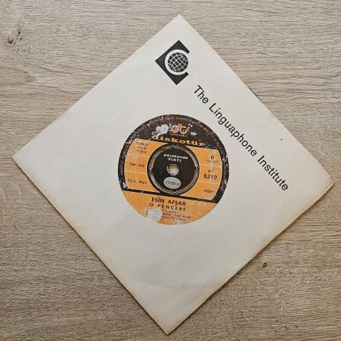Esin Afşar – Sanatçının Kaderi / O Pencere 45LİK PLAK