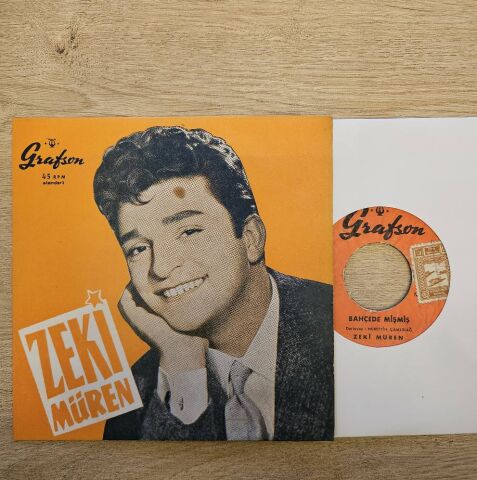Zeki Müren – Şüphe Üzüntüsü / Bahçede Mişmiş 45LİK PLAK