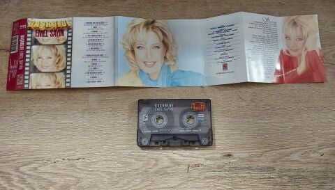EMEL SAYIN - BAŞROLDE KASET