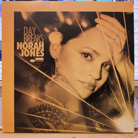 Norah Jones – Day Breaks LP PLAK