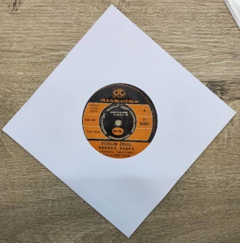 Füsun Önal – Senden Başka / Aman Efem 45LİK PLAK