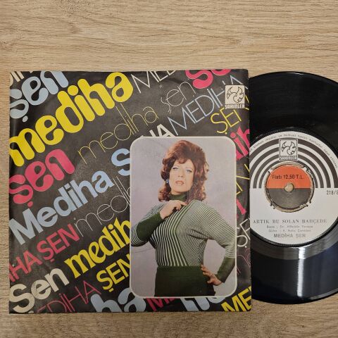Mediha Şen – Aşk Nedir Nasıl Bilen Var Mı / Artık Bu Solan Bahçede 45LİK PLAK...