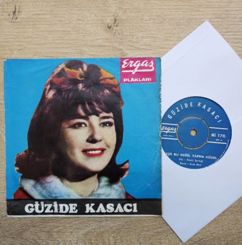 Güzide Kasacı – Aşk Bu Değil Yapma Güzel / Gözlerin Kömür Senin Bakışın Ömür Senin 45LİK