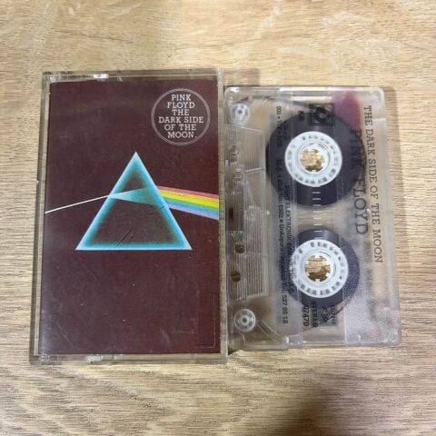 PINK FLOYD - THE DARK SIDE OF THE MOON. KASET