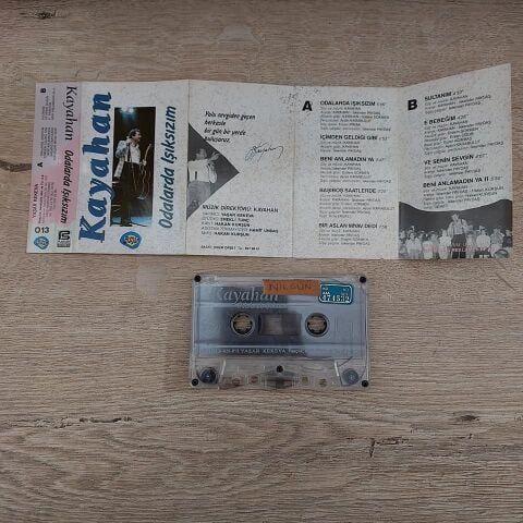 KAYAHAN - ODALARDA IŞIKSIZIM KASET
