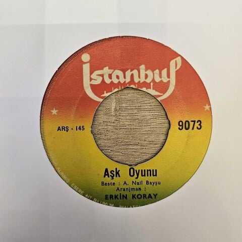 Erkin Koray – Kızlarıda Alın Askere / Aşk Oyunu 45LİK PLAK