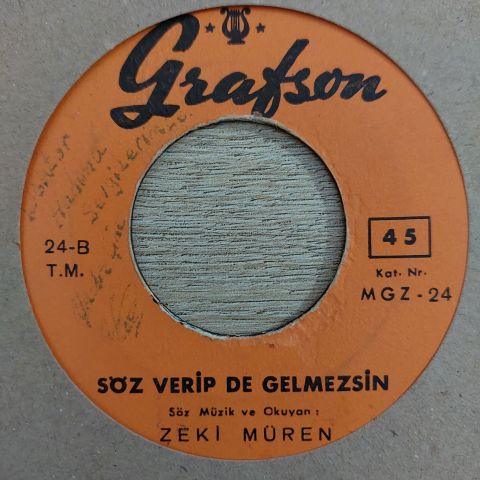 Zeki Müren – Kederden Mi Neden Bilmem / Söz Verip De Gelmezsin 45LİK PLAK