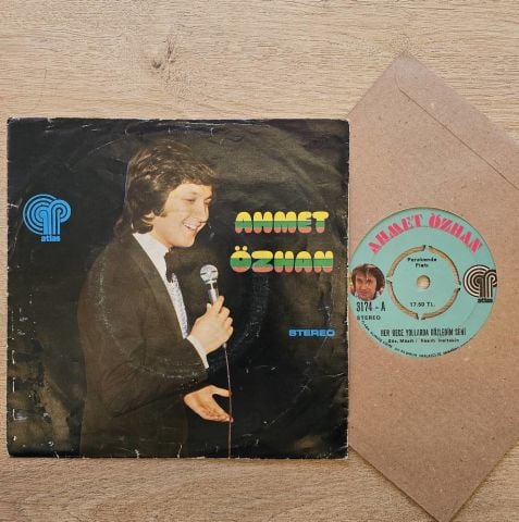 Ahmet Özhan – Her Gece Yollarda Gözledim Seni / Unuttun Mu Aşkımıza Ettiğimiz Yemini 45LİK PLAK