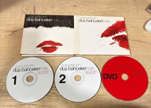 SEZEN AKSU - YÜRÜYORUM DÜŞ BAHCELERİ'NDE... CD
