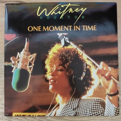 Whitney Houston – One Moment In Time 45LİK PLAK