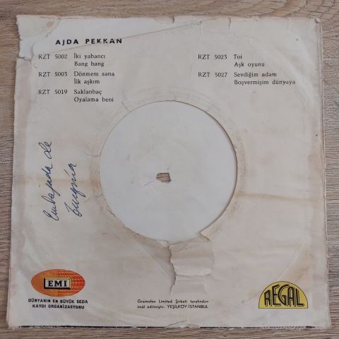 AJDA PEKKAN BOŞVERMİŞİM DÜNYAYA