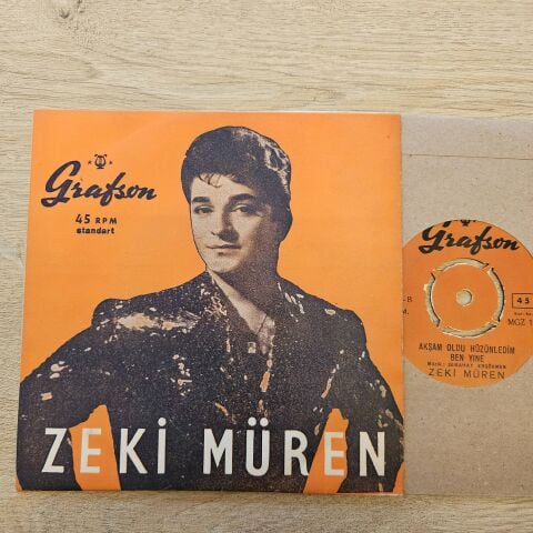 Zeki Müren – Ayrılık Yıldönümü / Akşam Oldu Hüzünledim Ben Yine 45LİK PLAK