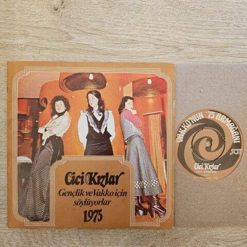 Cici Kızlar – Gençlik ve Vakko İçin Söylüyorlar 1975 45LİK PLAK