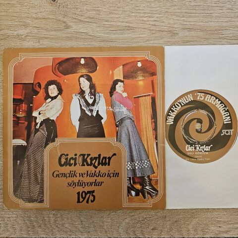 Cici Kızlar – Gençlik ve Vakko İçin Söylüyorlar 1975 45LİK PLAK