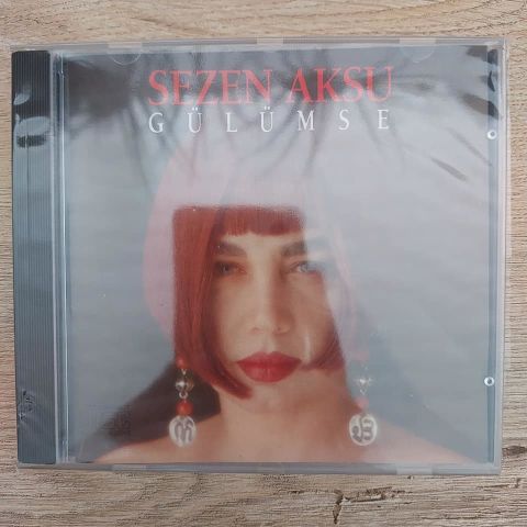 SEZEN AKSU - GÜLÜMSE CD