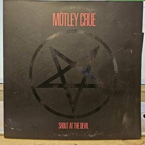 Mötley Crüe – Shout At The Devil LP PLAK