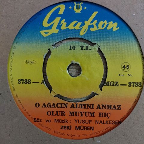 Zeki Müren – O Ağacın Altını Anmaz Olurmuyum Hiç  45LİK PLAK