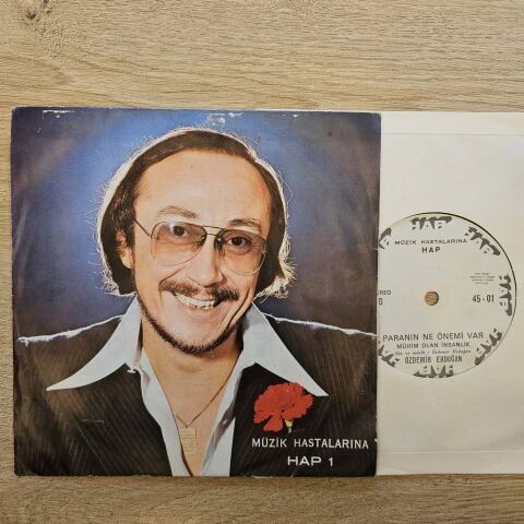Özdemir Erdoğan – Müzik Hastalarına Hap 45LİK PLAK
