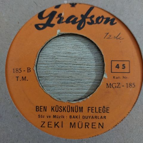 Zeki Müren – Eller Ne Derse Desin / Ben Küskünüm Feleğe 45LİK PLAK