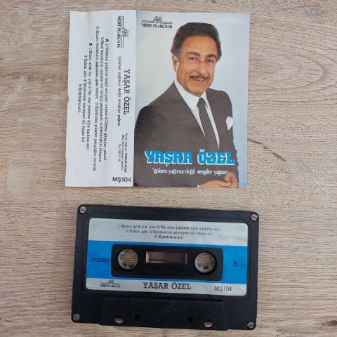YAŞAR ÖZEL - GÖKTEN YAĞMUR DEĞİL SEVGİLER YAĞSIN KASET