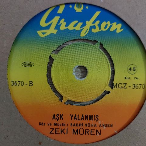 Zeki Müren – Seninle Düştüm Dile / Aşk Yalanmış 45LİK PLAK