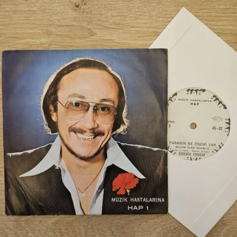 Özdemir Erdoğan – Müzik Hastalarına Hap 45LİK PLAK