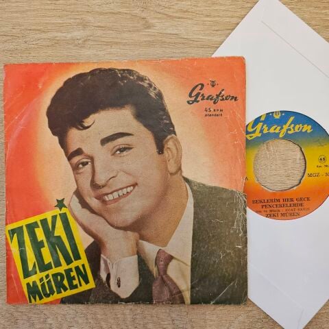 Zeki Müren – Beklerim Her Gece Pencerelerde / Yalnız Benim Ol 45LİK PLAK