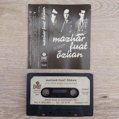 MAZHAR FUAT ÖZKAN - ELE GÜNE KARŞI YAPAYALNIZ KASET