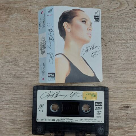 SEZEN AKSU - GİT KASET