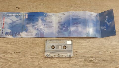 EZGİNİN GÜNLÜĞÜ - RÜYA KASET