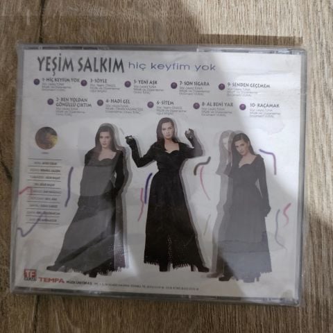 YEŞİM SALKIM - HİÇ KEYFİM YOK CD