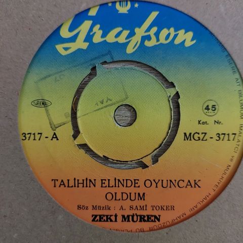 Zeki Müren – Talihin Elinde Oyuncak Oldum 45LİK PLAK