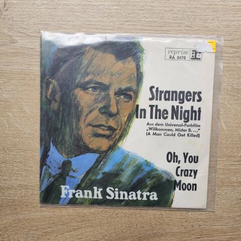 Frank Sinatra – Strangers In The Night 45LİK PLAK