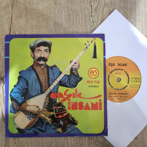 Aşık İhsani – Bıçak Kemikte / Kır Beygirin Ardındaki Keneler 45LİK PLAK