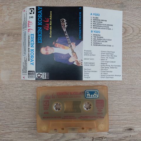 ERKİN KORAY - İLLA Kİ KIZLARADA ALIN ASKERE KASET