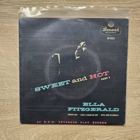 Ella Fitzgerald – Sweet And Hot Part 3 45LİK PLAK