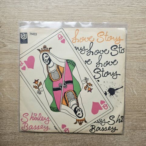 Shirley Bassey – Love Story / For The Love Of Him 45LİK PLAK