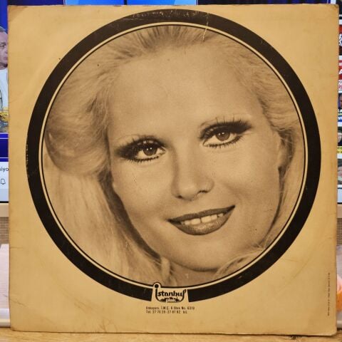 Gönül Yazar – Çakıl Galasında LP PLAK