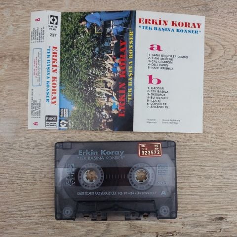 ERKİN KORAY - TEK BAŞINA KONSER KASET