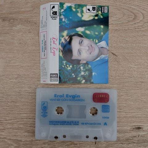 EROL EVİN - YENİ BÜR GÜN DOĞARKEN KASET